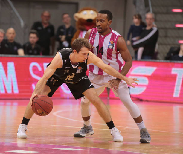 任意球的技 任意球的技